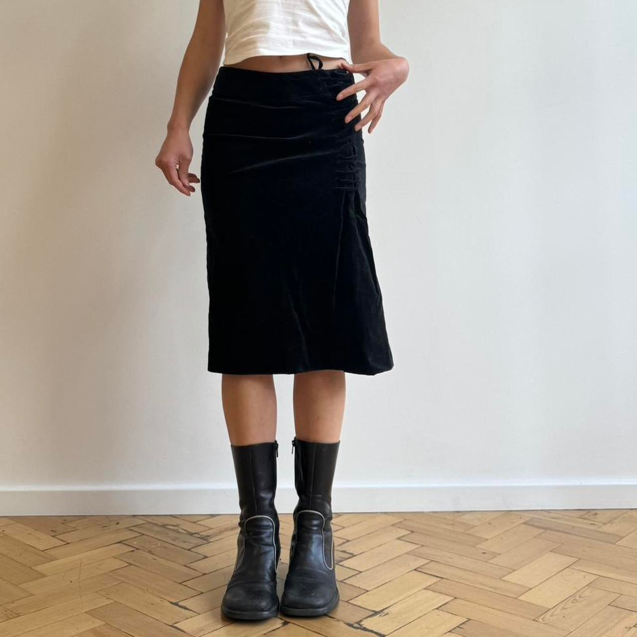 Gucci black pencil skirt with lace up tie detail